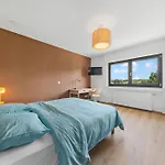 Villa66 Private Bedroom 3 - Shared Kitchen Apartment
